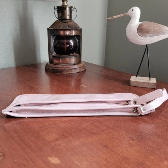 Muñequera grande de cuero rosa Hobo International Foto 3 de 4