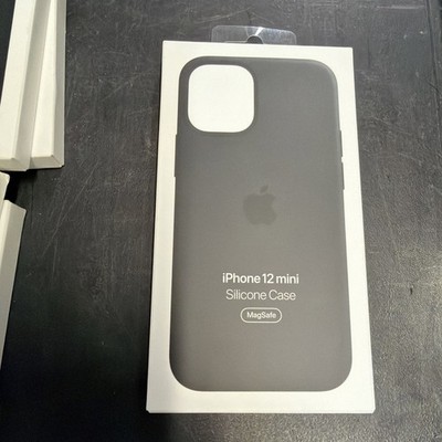 Apple Silicone Case with MagSafe for iPhone 12 mini - Black for