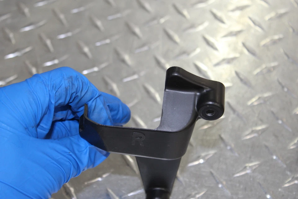 2004 YAMAHA YZF R1 SILENCIADOR TRASEIRO TAMPA DO TUBO DE ESCAPE CONJUNTO PROTETOR TÉRMICO - Imagem 3 de 4