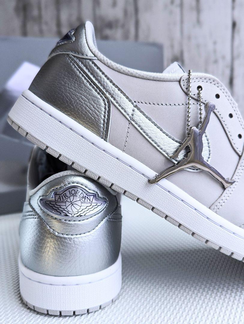 Nike Air Jordan 1 Retro Low OG CZ0790-002 Metallic Silver Nike Air Jordan 1 Retro Low OG CZ0790-002 Metallic Silver