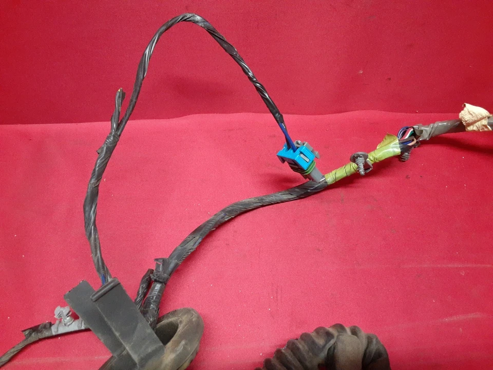 Cadillac Escalade Chevy Tahoe GMC Yukon 2008 arnés de puerta trasera izquierda 15297243 Foto 4 de 4