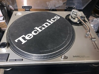 Vintage Technics SL-1200MK2 Direct Drive Turntable Great Condition