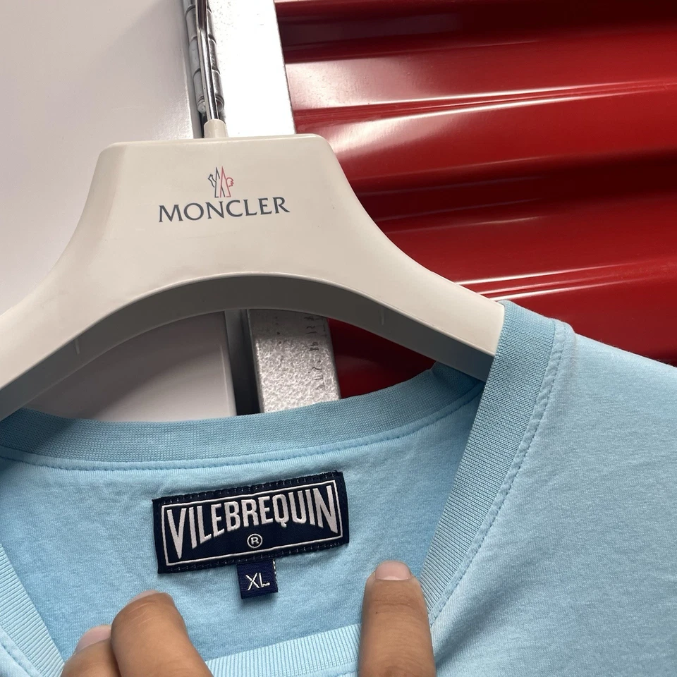 Vilebrequin 蓝色 Crew 短袖口袋标志 T 恤休闲男式衬衫尺寸-XL — 第 2/4 张图片