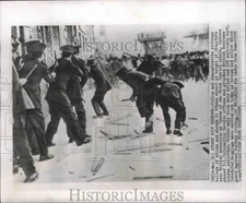 1956 Press Photo Greek Police And Rioters Exchange Volleys During Riot In Athens