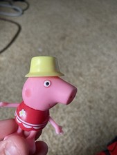 Jazwares: Peppa Pig Series 1 Peppa's Surprise Ballons Beach Peppa Pig Figure