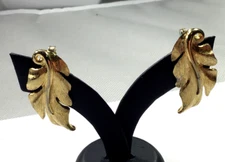 Monet Cast Gold Tone Detailed Leaf Metal Clip On Earrings