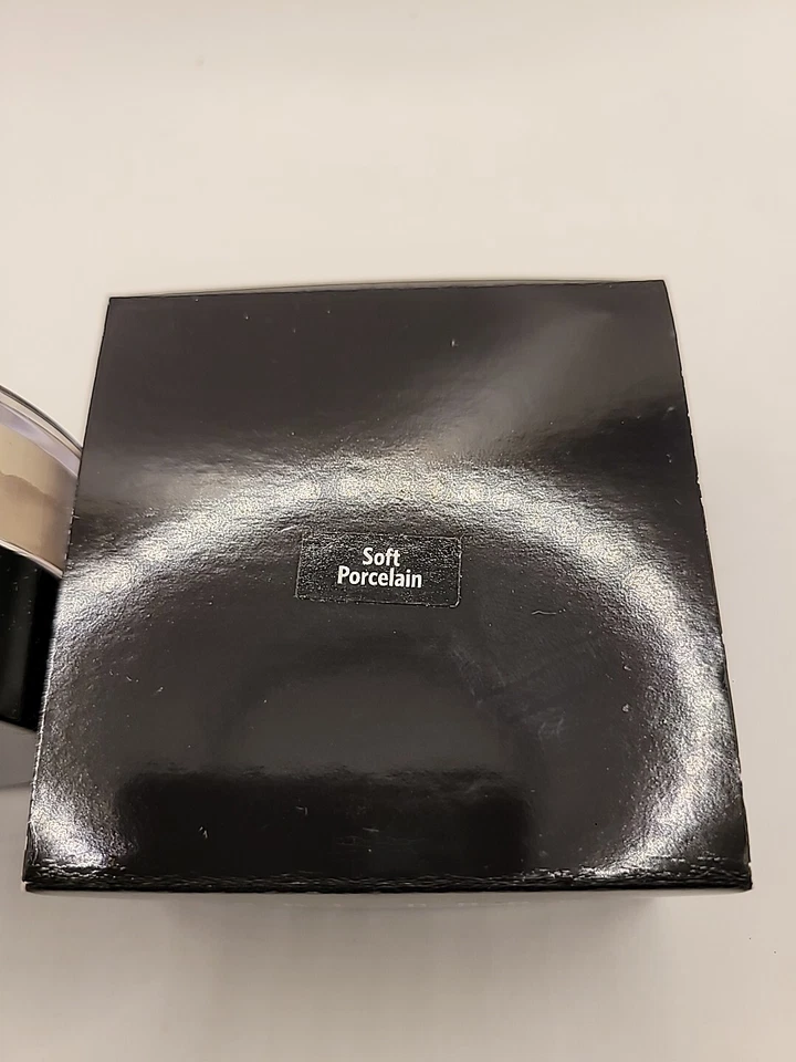 Bobbi Brown Sheer Finish Loose Powder in SOFT PORCELAIN .31 OZ / 9G *BNIB* - Image 2 of 2