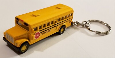 Kinsmart - 2'' Yellow School Bus Keychain (BBKT2523DK)