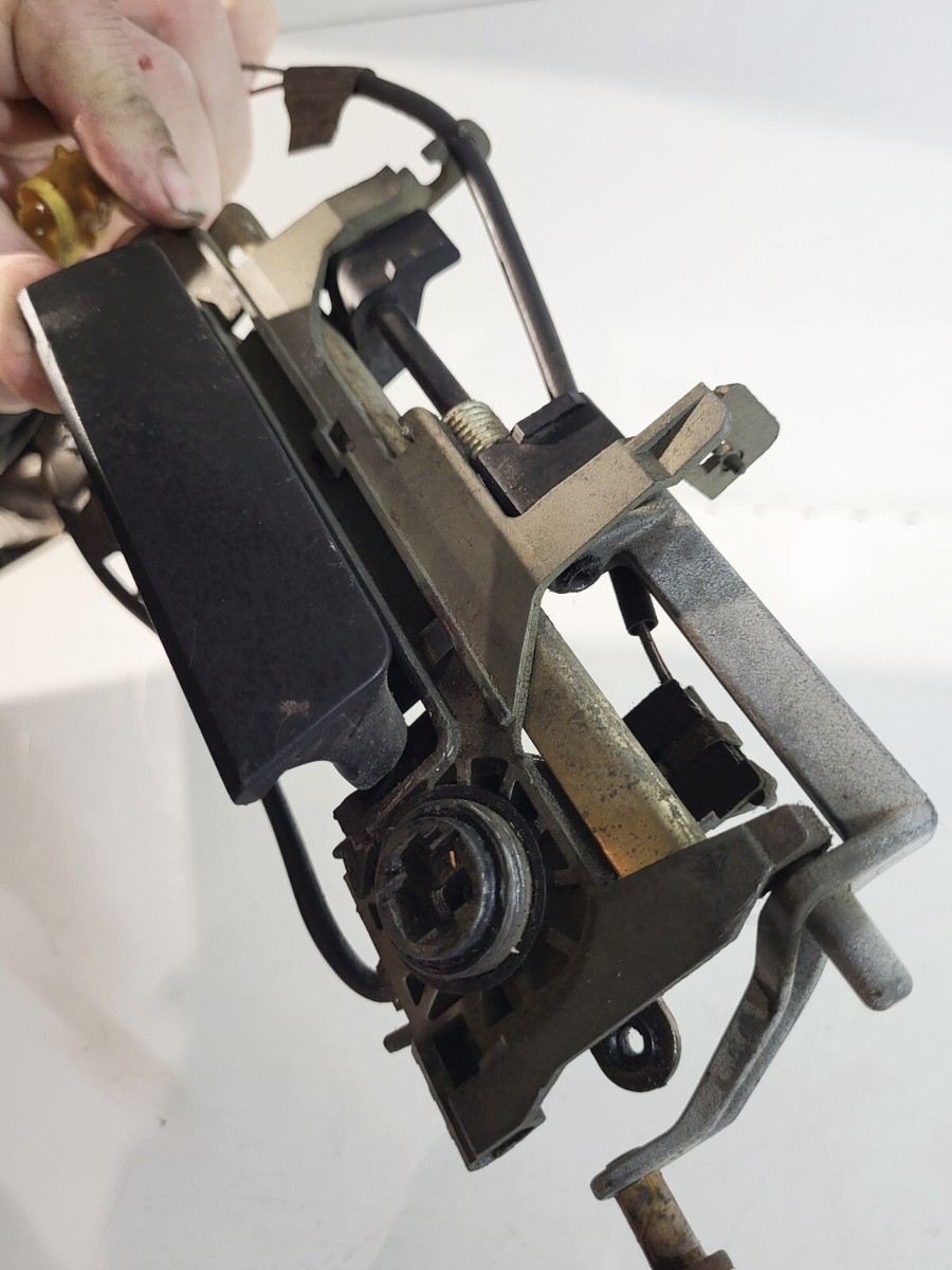 BMW E36 Front Left Door Handle Outer 51218199915 (51211960801) | eBay