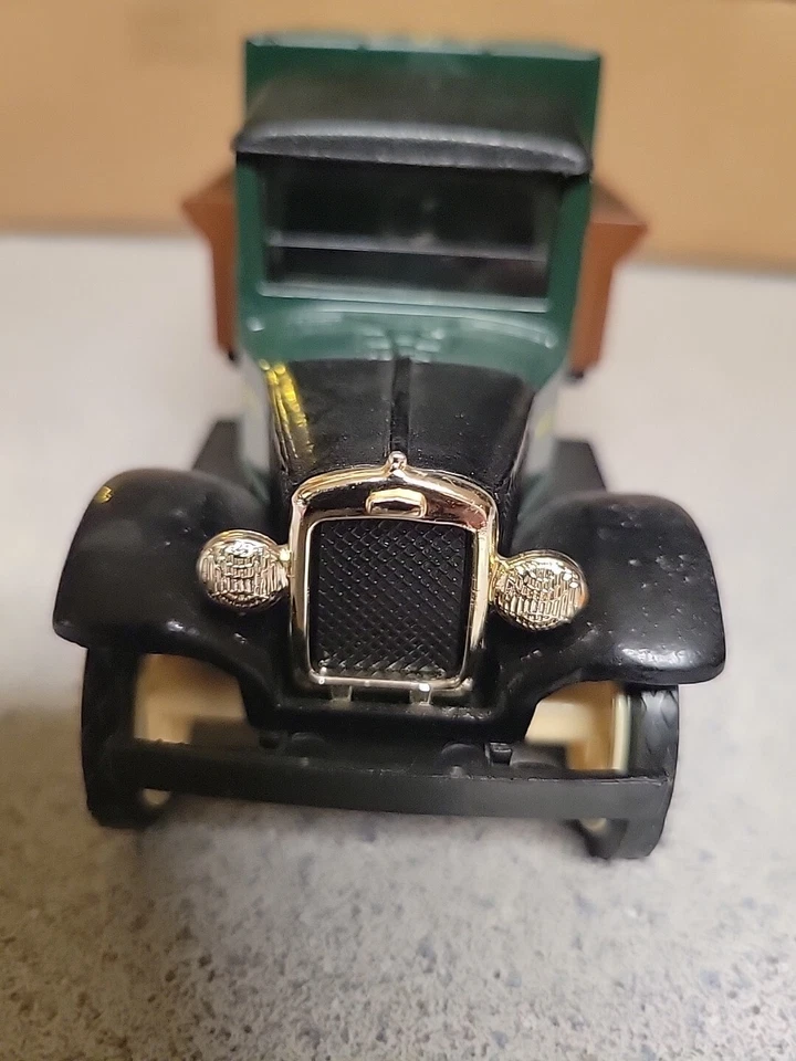 Ertl Weil-Mclane Contactor Collection 1995 diecast 1931 Hawkeye Crate Bank con llave Foto 2 de 4