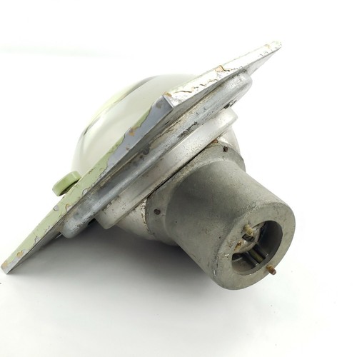 "Accesorio de luz industrial de colección de mediados de siglo lupa ""ojo"" de aluminio - Imagen 5 de 12