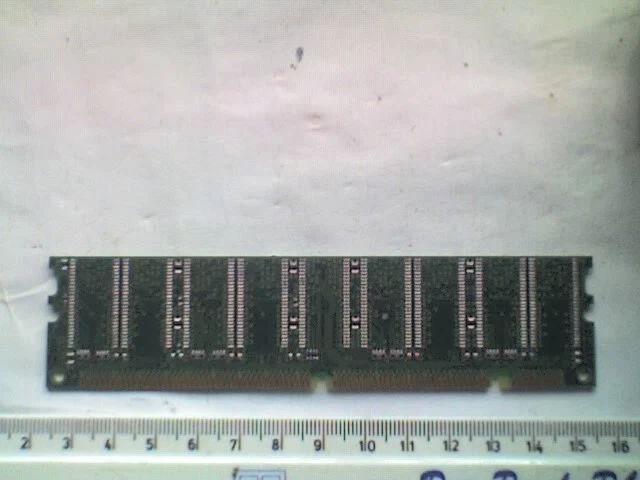 Siemens HYS64V8200GU-8 CL2 64MB 100MHz 168pin PC100-222-620 SIMM Memory - Image 3 of 3