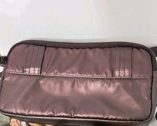 LUG Coupe XL Convertible Shoulder Crossbody Belt Bag in Wine Plum Purple - Bild 7 von 14