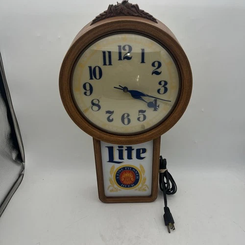 Miller Lite Beer "A fine Pilsner Beer" Wall Clock Sign Vintage Electric Lighted