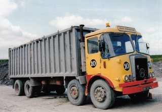 COL PHOTO: JEFF HANDYSIDE ATKINSON 8 WHEEL BULK TIPPER XBF 637M