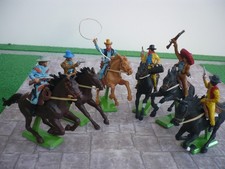 BRITAINS DEETAIL FULL SET OF 6 MOUNTED COWBOYS TOY SOLDIERS