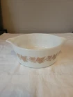 New ListingVintage Pyrex 472 Sandalwood Print 1.5 Pint Casserole Dish Made In USA