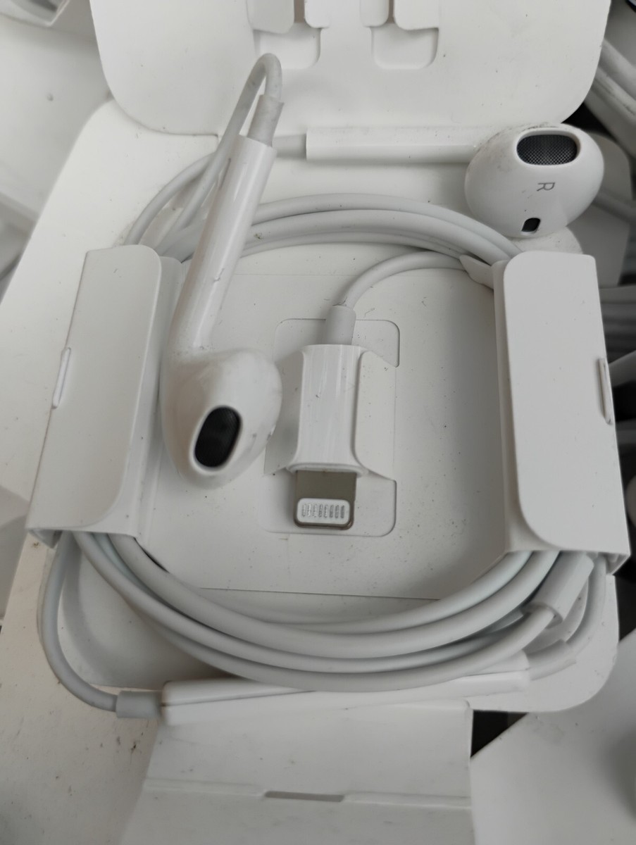 Apple Earpods - iPhone 14 13 12 11 Wired Lightning Cable Earbud