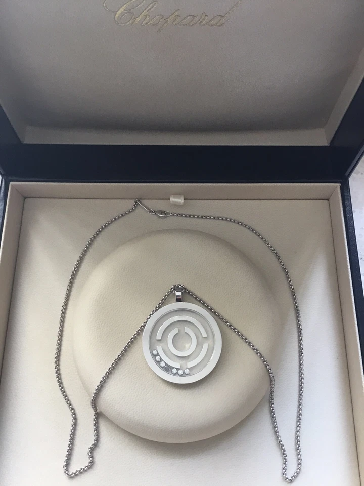 Collar Colgante Chopard Happy Spirit Oro Blanco 18k y Dimonios. Hecho en Suiza Foto 2 de 4