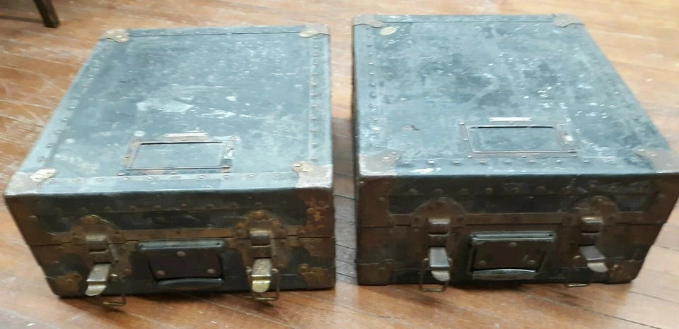 Par de maletas de colección de alta resistencia con equipo de banda o estuche giratorio Foto 2 de 4