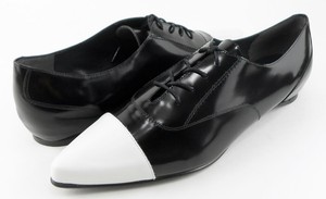 stuart weitzman women's oxfords