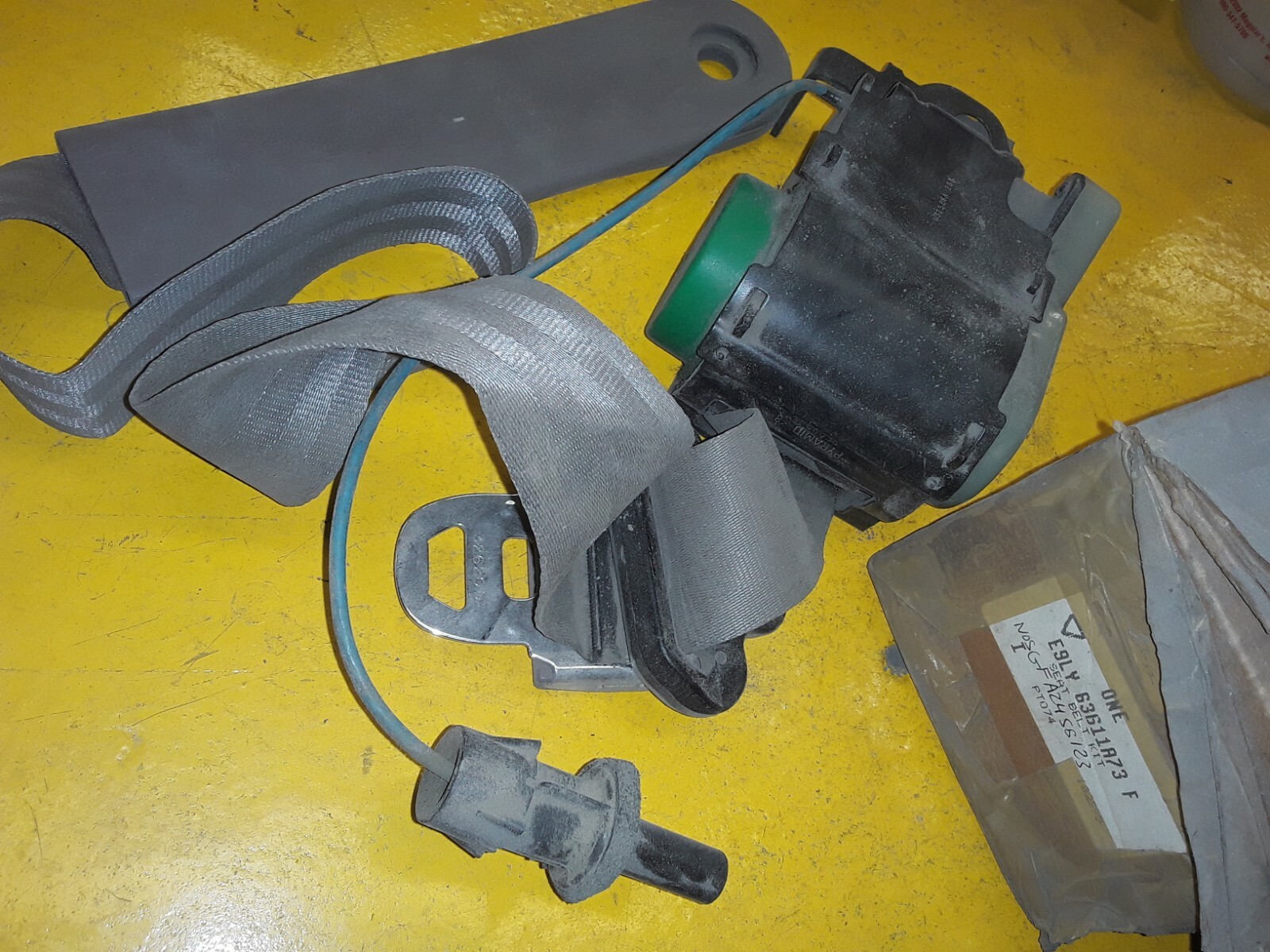 OEM FORD SEAT BELT REPLACEMENT KIT E9LY63611A73F eBay