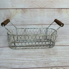 Shabby Chic Farmhouse Style Aged Chicken Wire Plant Pot Wood Handle Basket