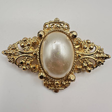 Vintage 90s Gold Tone Oval Faux Pearl Brooch Pin Ornate Filigree Women's Jewelry