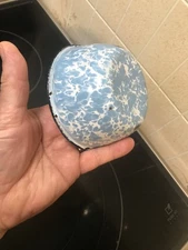 RARE TINY CUSTARD CUP LIGHT BLUE & WHITE SWIRL ANTIQUE GRANITEWARE ENAMELWARE!