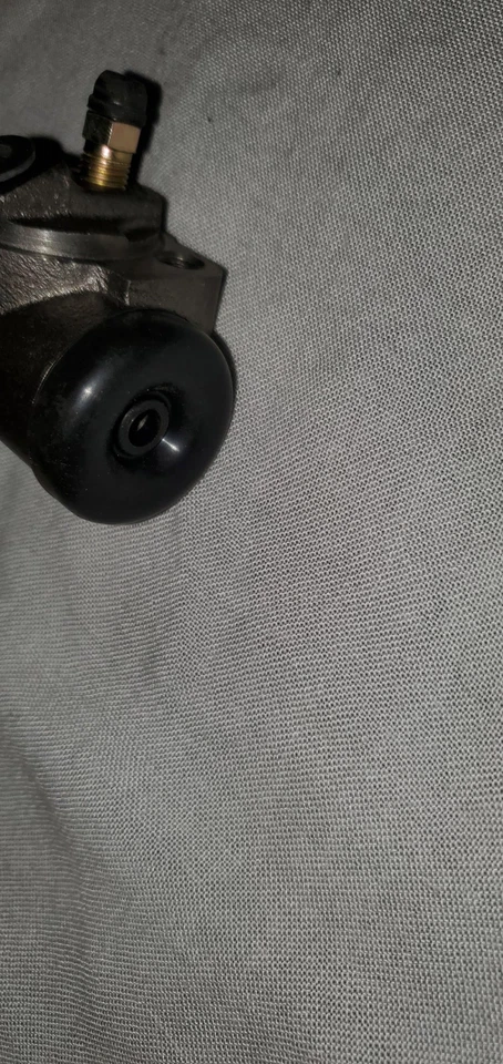 For 1981-2000 Lincoln Town Car Drum Brake Wheel Cylinder Rear - Image 3 of 4