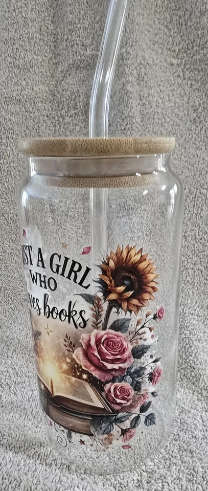 Vaso de vidrio personalizado Book Girl Who Loves Reading 18 oz + tapa + paja Foto 3 de 3