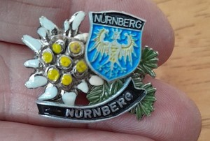Vintage Nurnberg Souvenir Hat Pin Germany Crest Flower