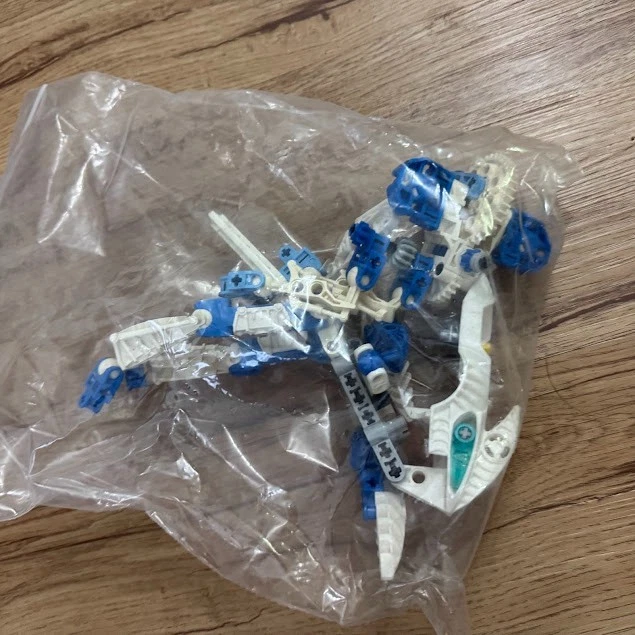 Lot 2 Lego Technic Throwbot/Slizer Ski/Ice SCUBA  #8501 INCOMPLETE FOR PARTS - Image 3 of 4