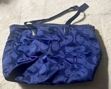 Coach Medium Navy Tote With Zipper Detachable Wallet Excellent Condition