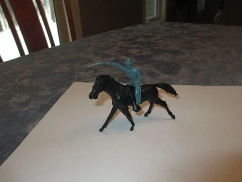 VINTAGE MARX FORT APACHE PLAYSET LONG COAT CAVALRYMAN W/SWORD IN THE AIR & HORSE