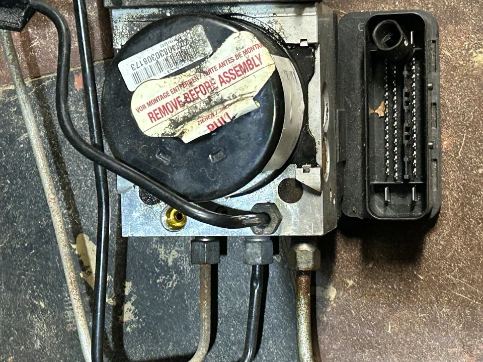 Conjunto de módulo de bomba de freno antibloqueo Dodge Charger ABS 2006-2010 Foto 2 de 3