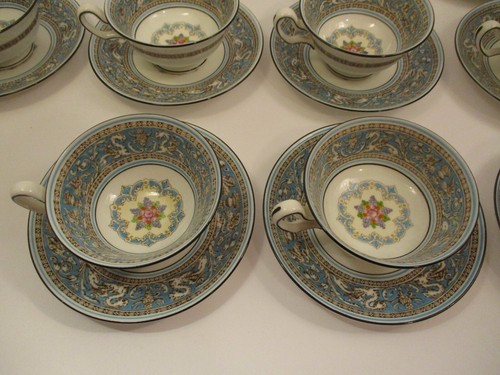 Set 16 Wedgwood Florentine Turquoise Rim Teacups Cups and Saucers 32 Pieces - Picture 16 of 19