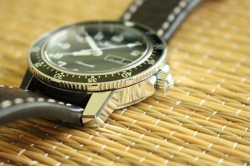 NEAR NIB SINN 200M BLACK DATE DIAL AUTOMATIC STAINLESS STEEL DIVER WATCH BOX SET - Picture 17 of 22