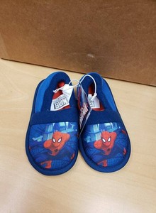 boys slippers size 7
