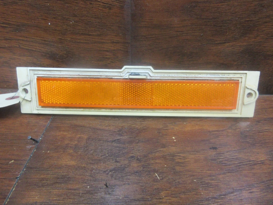 New Yorker, E Class, LeBaron, 600, 400, etc.: 1982 - 1988, Front Side Marker - Image 2 of 4