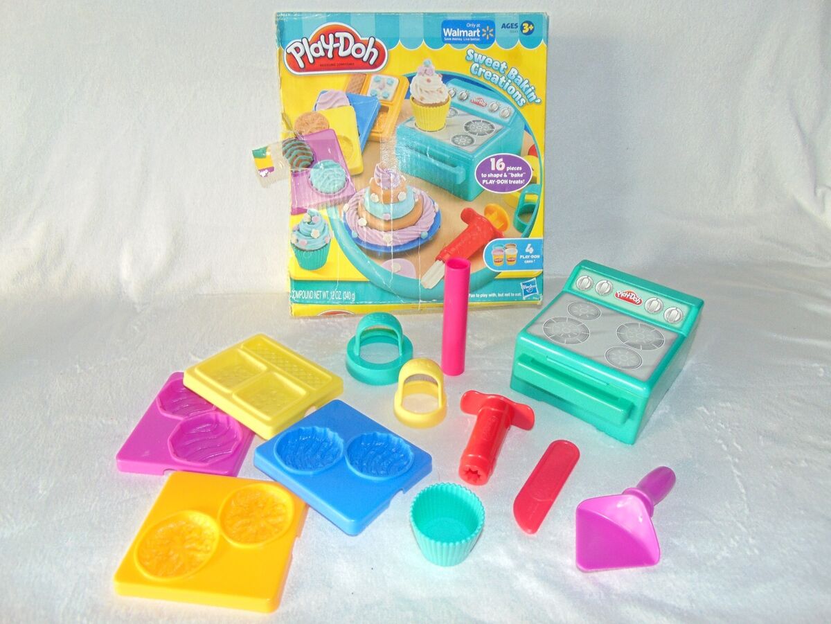 Lot of Play-Doh Sets/Accessories : Castle, 3-in-1 Town Center