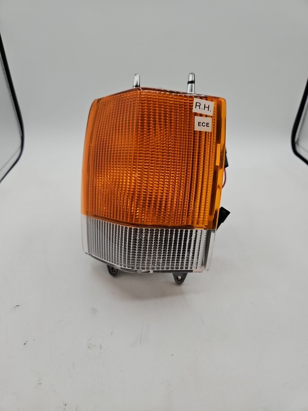 BENTLEY & ROLLS ROYCE RIGHT HAND FRONT SIDELAMP (UD26354)