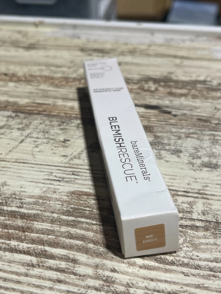 Corrector de manchas bareMinerals Blemish Rescue limpieza de piel LUZ 2W - Talla 1,6 g Foto 2 de 3
