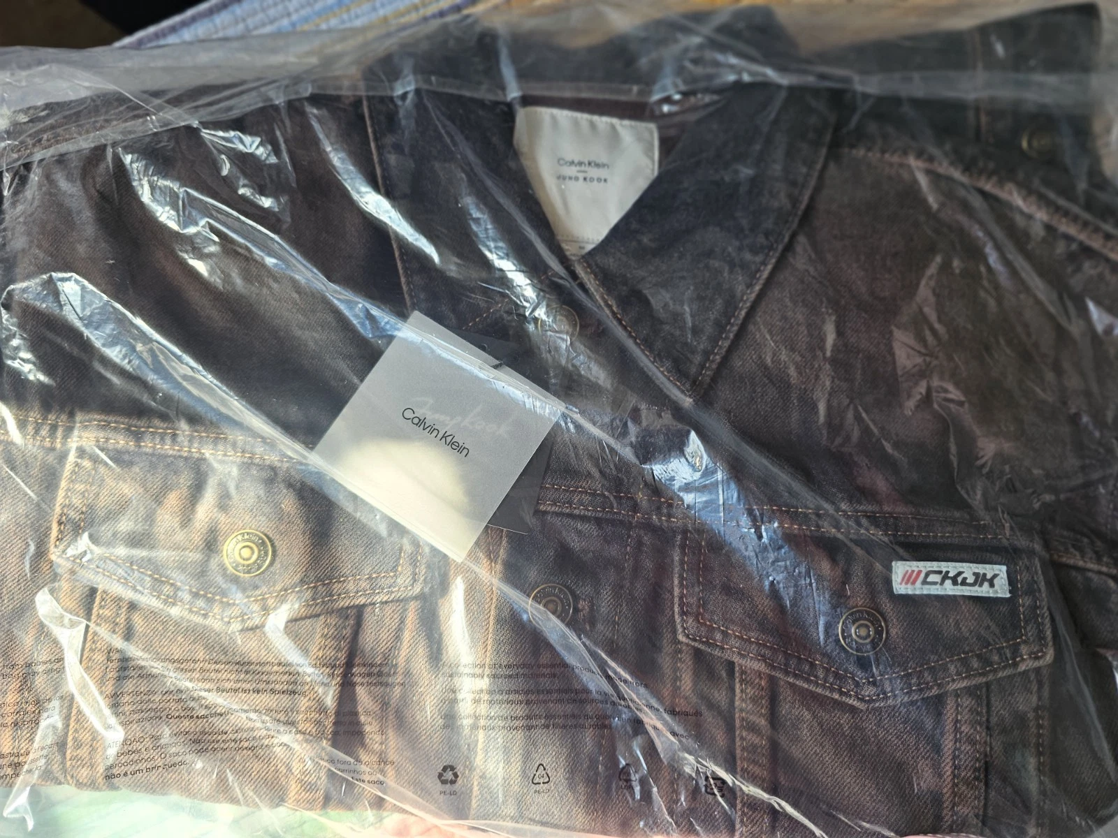 CALVIN KLEIN JUNG KOOK DENIM JACKET MEDIUM CKJK CAPSULE DENIM TRUCKER BTS BROWN - product detail image 5