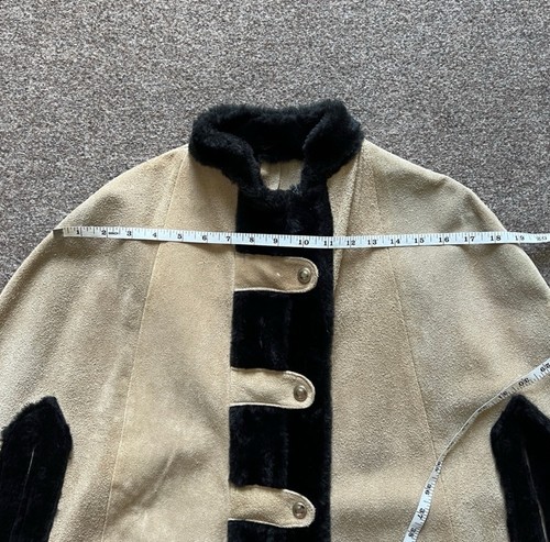 Poncho mantello vintage anni 70 con pelliccia scamosciata | marrone e nero | après ski alpino glam - Foto 13 di 14