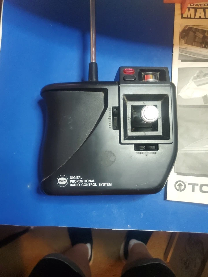 Tower Hobbies Vintage Rc Turbo Vee With Vintage Cox Controller - Image 2 of 4