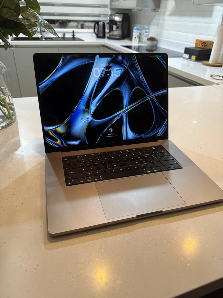 Apple MacBook Pro 16" M1 Max · 32GB · 512GB, photo 1 of 5