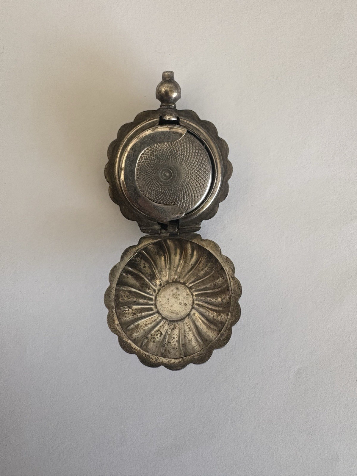 English silver sovereign case with an unusual design