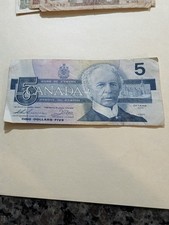 1986 Canadian Ottawa 5 Dollar Bank Note Circulated Has Few Wrinkles