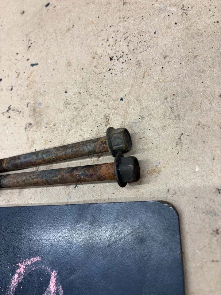 1973 1981 Juego de pernos de montaje en bloque de motor Clamshell Impala Chevelle Nova Corvette V8 Foto 3 de 4